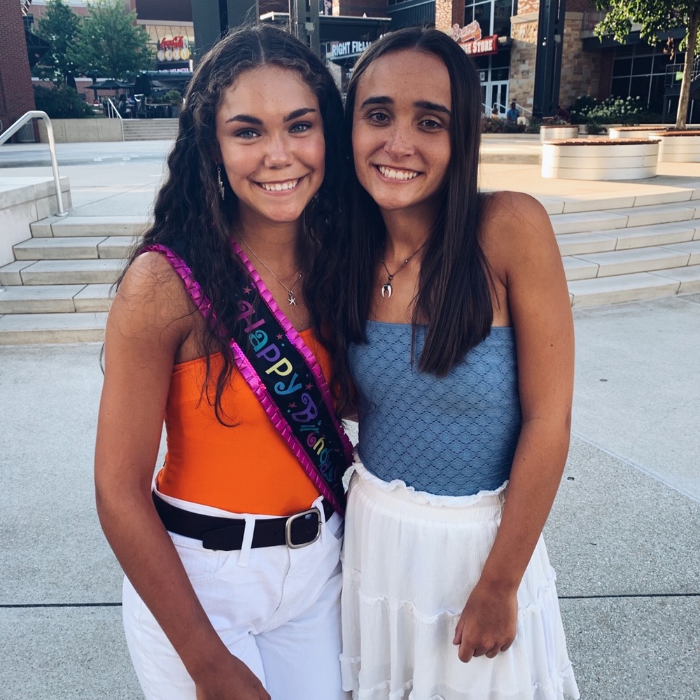 Meet your Posher, Courtney